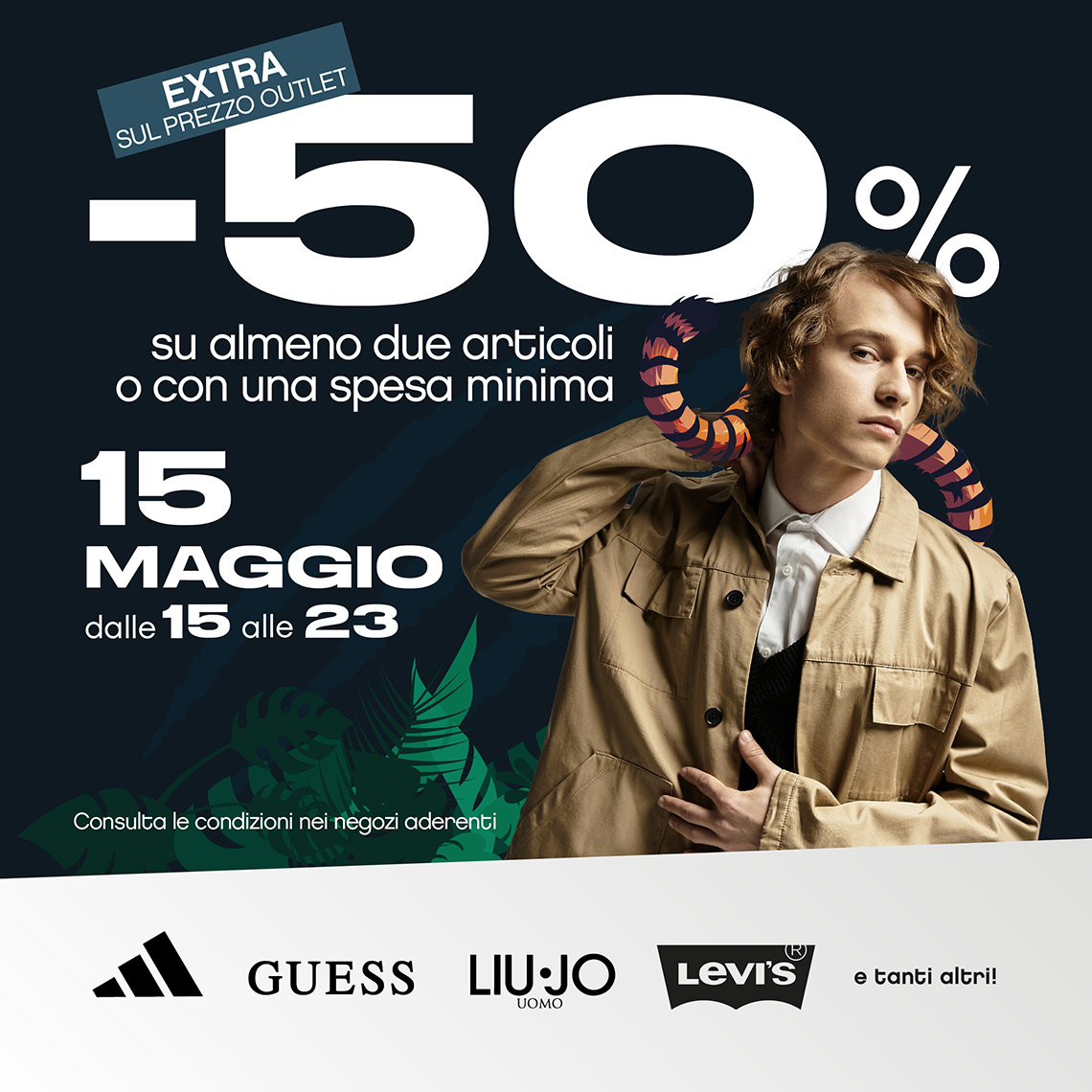 Ragazzo con giacca beige su sfondo scuro con foglie tropicali e coda di tigre stilizzata e scritta extra -50% sconto dal prezzo outlet